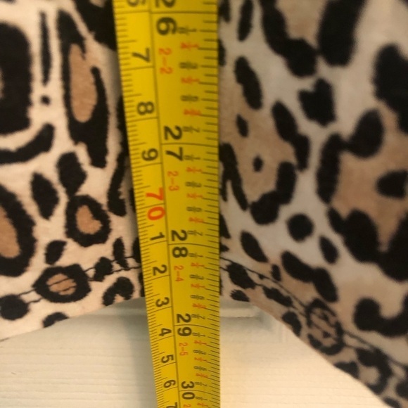 Chicos Leopard Animal Print size medium crew neck tunic pullover - Picture 2 of 9